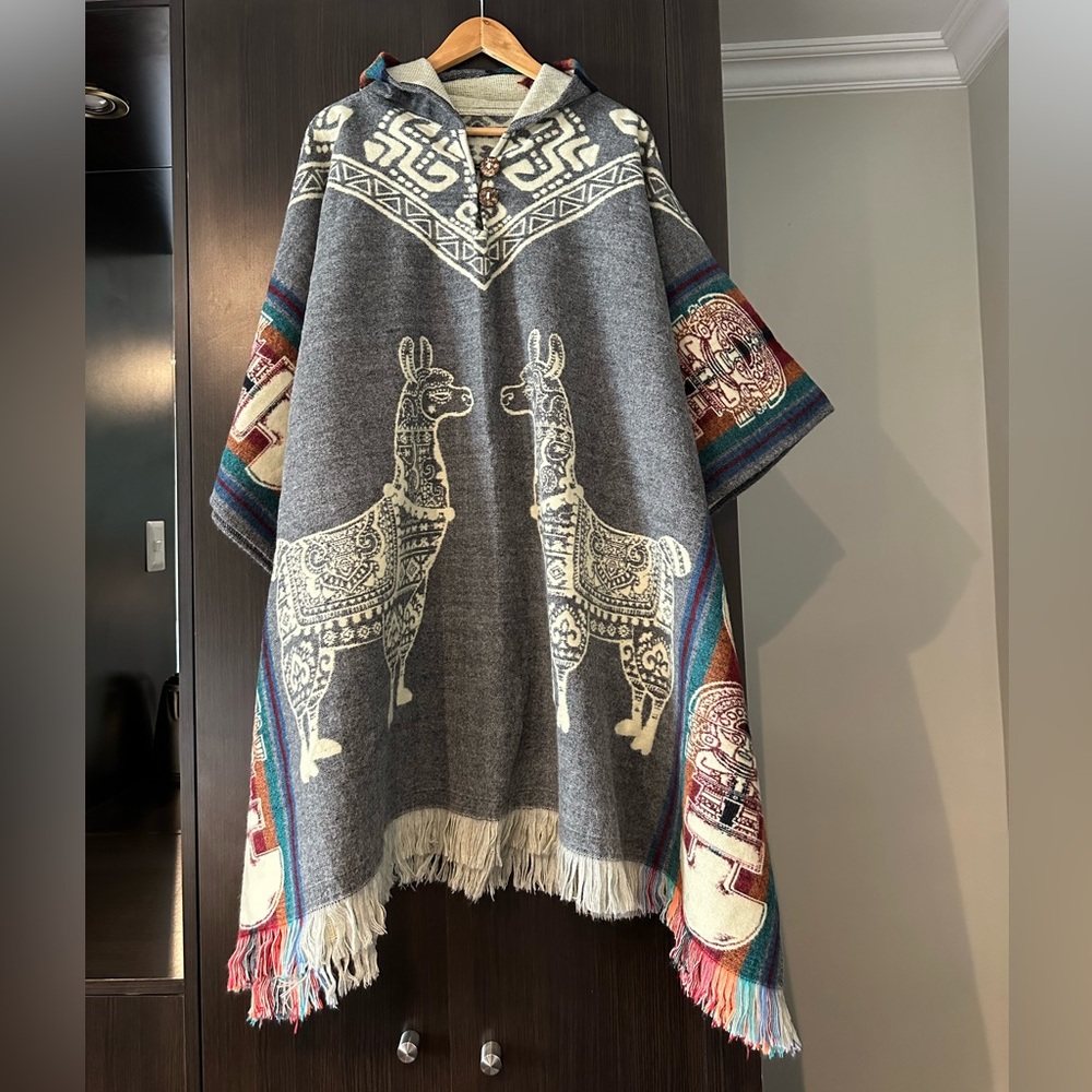 Unisex Alpaca Wool Poncho. (Heather Grey Alpaca)One Size Exclusively Handcrafted - Picture 9 of 9
